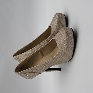 609- Nicole Platforms Heels Size 8 M